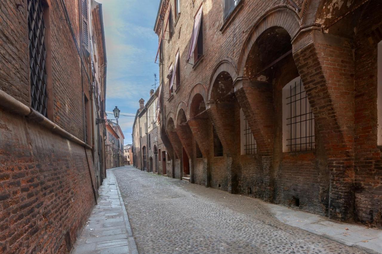 Central Ferrara Apartment Экстерьер фото